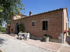 Tuscan Hilltop Farm Stay