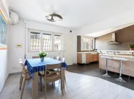 Ostia Beach Apt - 1 Minute Walk