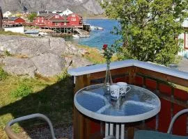 3 person holiday home in Henningsvær-By Traum