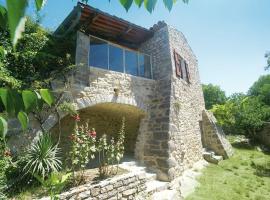 Hilltop Hideaway near Beaulieu, hotel a Beaulieu