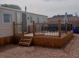 Lapwing Lodge, Howdales