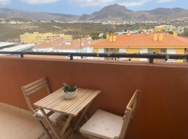 2 bedroom apartment South Tenerife, hotel in Cabo Blanco
