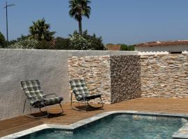 Villa avec piscine privée entre terre, ville et mer, holiday home in Sauvian
