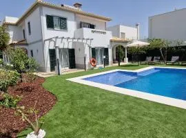 Villa Pretty Stunning House with Garden and Private Swimming Pool