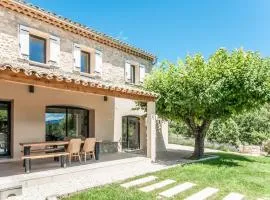 Holiday Home in Vaison la Romaine with Pool