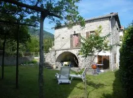 Riverside Retreat in La Souche