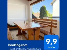 Apartmani Moslavina, free big parking, workspace, crib, satin cotton sheets