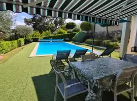 Studio indépendant, climatisé, piscine rien que pour vous, classé 2 étoiles
