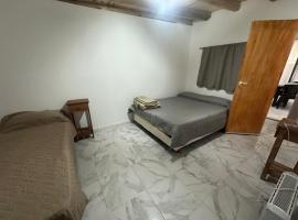 Hostel Luxfran، فندق في أوسبالاتا