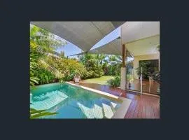 Entire 4 bedroom home in Palm Cove