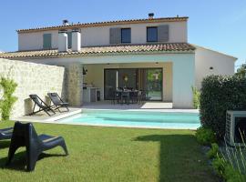 Villa in Malaucène with Private Pool, hotel i Malaucène