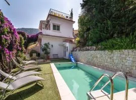Elegant Seaside Villa in Èze