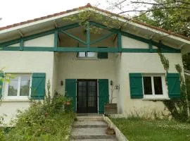 Maison En Bord De Rivière