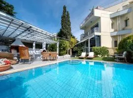 Exclusive villa with swimming pool in Voula