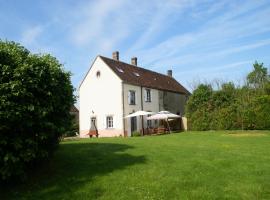Holiday Home in Diges with Garden & Cycling, hotel a Sauilly