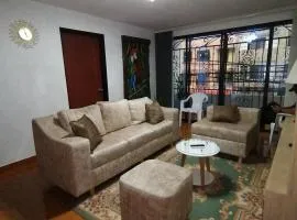 Habitación acogedora en ambiente familiar al norte de Medellín