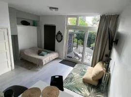 Canal Garden Apartment StayWell Amsterdam