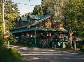 MacTaverne, hotel que acepta mascotas en Val-David