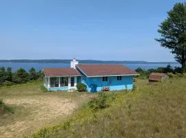 New! Hill Hideaway - Incredible Lakeviews!