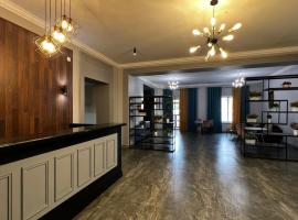 Aq-Jaiyq Halal Hotel, hotel em Karaganda