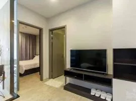 芭提雅The Base单卧室套房超大无边泳池 海滩300米 周边商场夜市