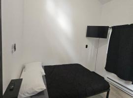 Vibing In The Woods #6, holiday home in Houston