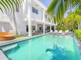 Luxury Waterfront Home 5BR-4BTH & Pool
