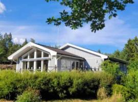 4 star holiday home in HENÅN, βίλα σε Henån