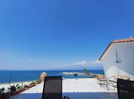 Total Blue Maisonette，位于科罗尼的酒店