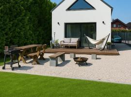 Ekologiczny domek "Ciszyca" z widokiem na Śnieżkę, casa de campo em Kostrzyca