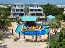 Private Lazy River Pool, 4-bed house, & dock