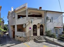 Apartments and rooms with parking space Vrbnik, Krk - 5302