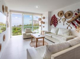 Beachfront Condo AC Pool WiFi Laundry, hotel em Cancún