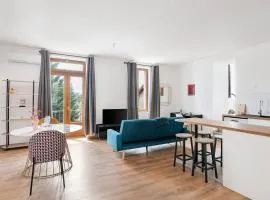 Beige Hospitalité - Telli Lumiere et balcon