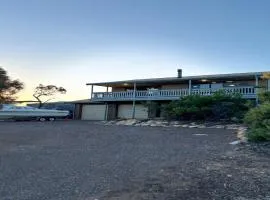 Bay Life - Relax, Unwind andeexperience Coffin Bay Life At Its Best!