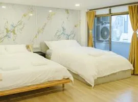 Big unit for 8 people, city center Silom