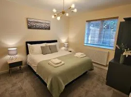 2 Bedroom Flat Free Parking