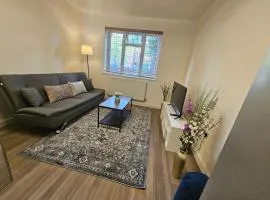 2 Bedroom Flat Free Parking