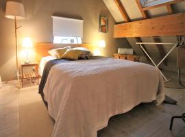 Cottage in Saint-Quirin by Lake & Town, hotel di Saint-Quirin