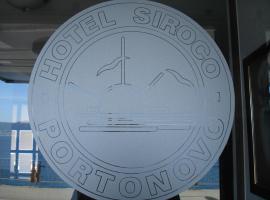 Hotel Siroco, hotel cerca de Playa Caneliñas, Portonovo