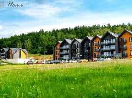 Wonder Hill - bajkowy widok na góry i zalew