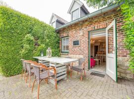 Holiday Homes in Ubachsberg with a Picturesque Garden, hotel in Ubachsberg