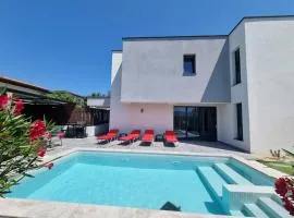 villa Amethyst, private pool with heating and salt water