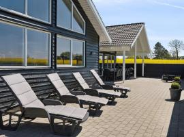 Luxury Beach House with Pool - By Traum Ferienwohnungen, hotel in Bogense