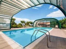 Inviting Farmhouse in Appenines with covered swimming pool