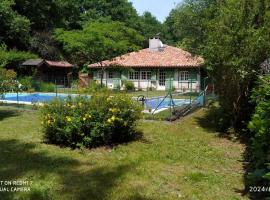 Maison Landaise En Pleine Nature, ξενοδοχείο σε Sabres