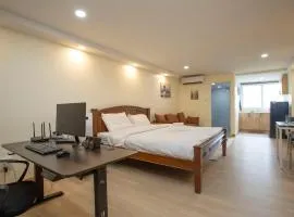 Studio with Workdesk near Nimman Old City