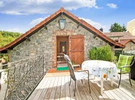 Charming Stay Near Forests