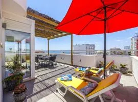 Penthouse Living with Rooftop Terrace & Sea View