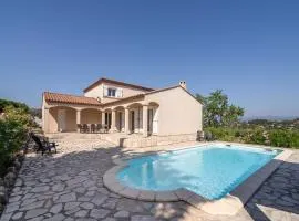 Luxurious villa in Oupia with private pool